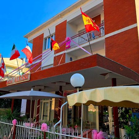 Hotel Alessi** ريميني المظهر الخارجي الصورة