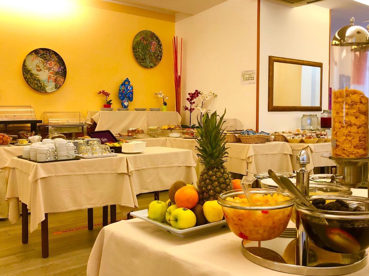 Hotel Alessi** ريميني المظهر الخارجي الصورة