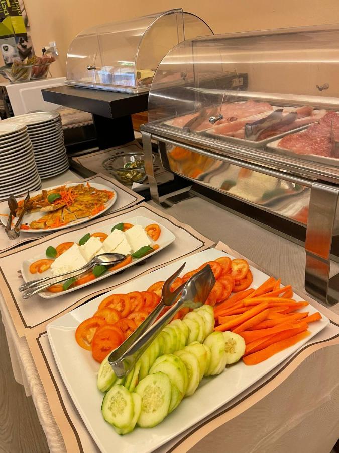 Hotel Alessi** ريميني المظهر الخارجي الصورة