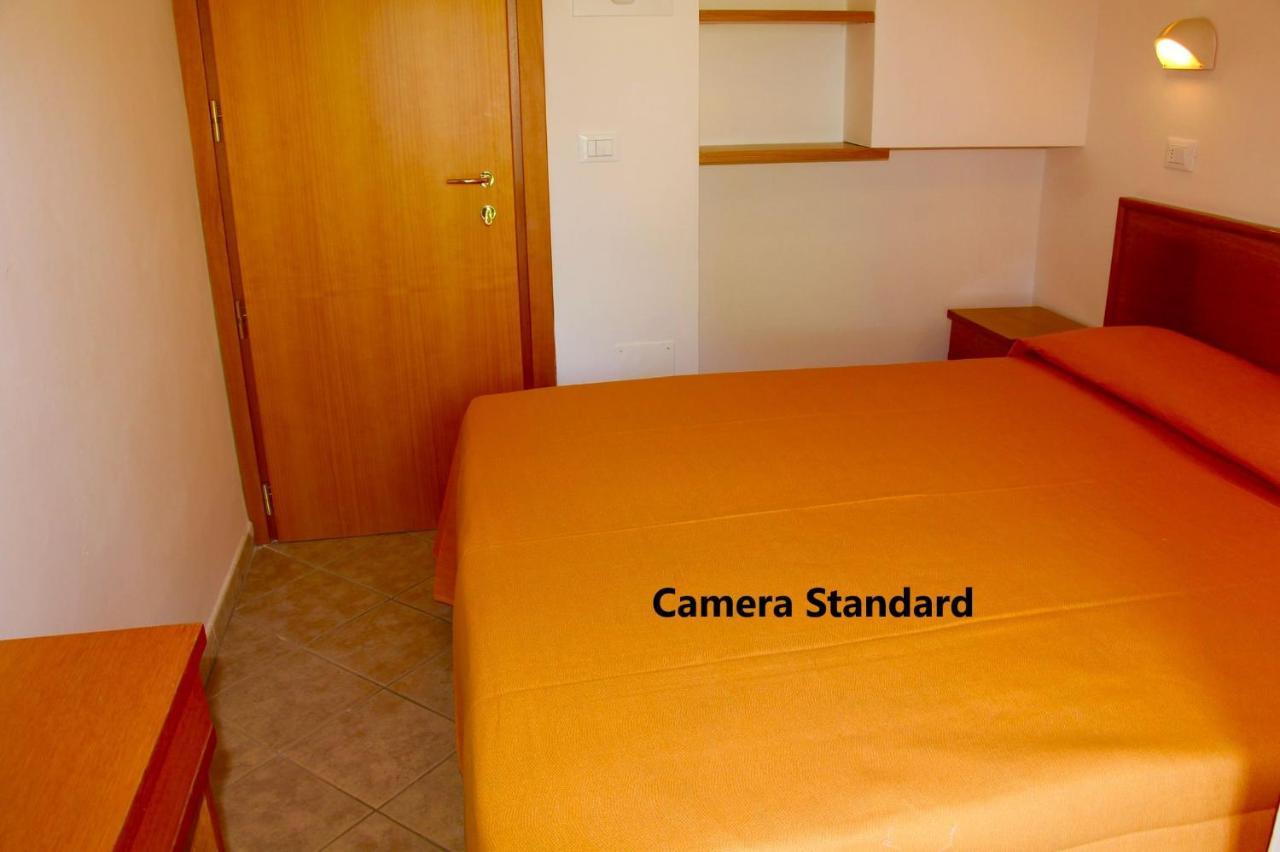 Hotel Alessi** ريميني المظهر الخارجي الصورة