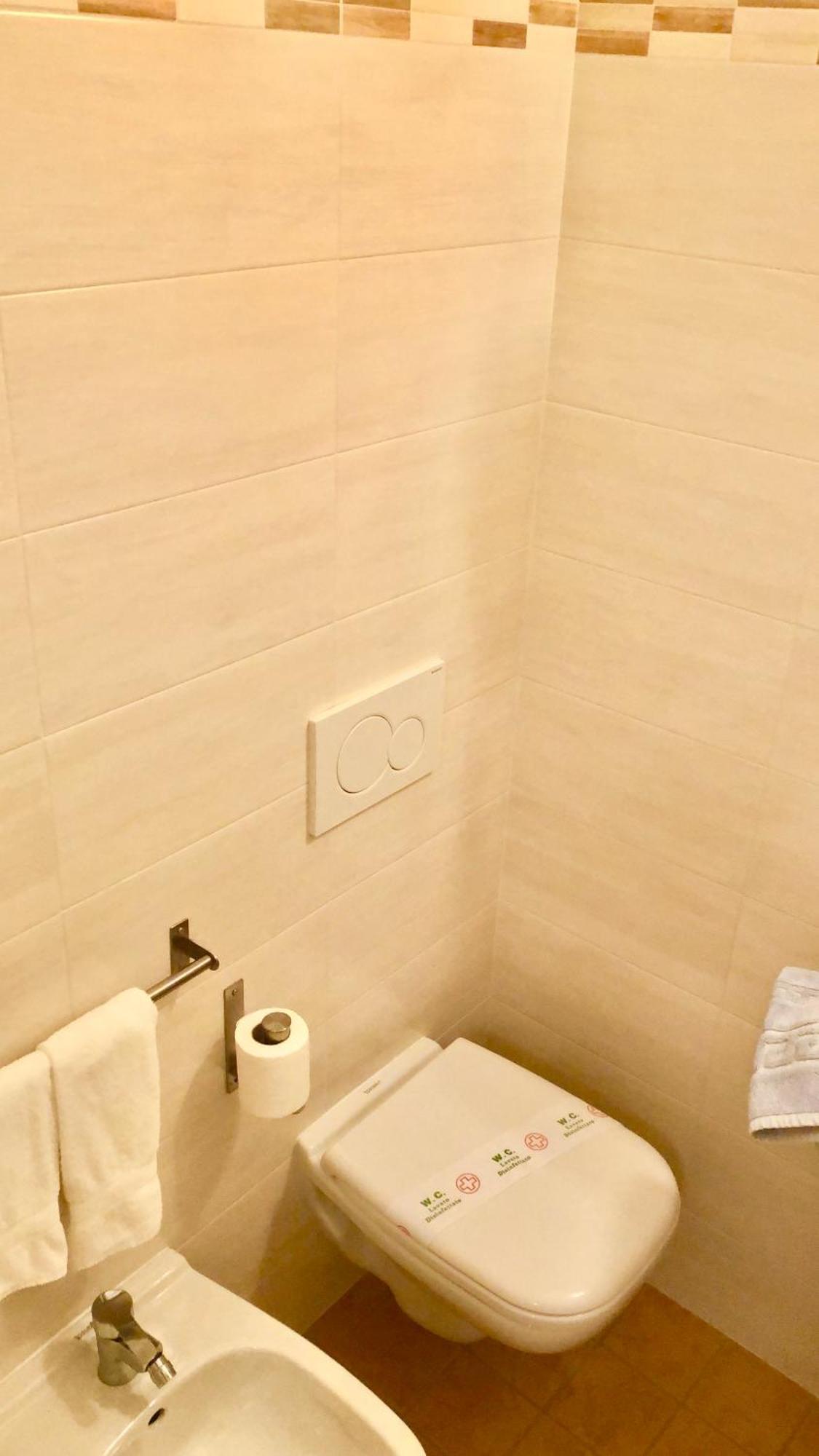 Hotel Alessi** ريميني المظهر الخارجي الصورة
