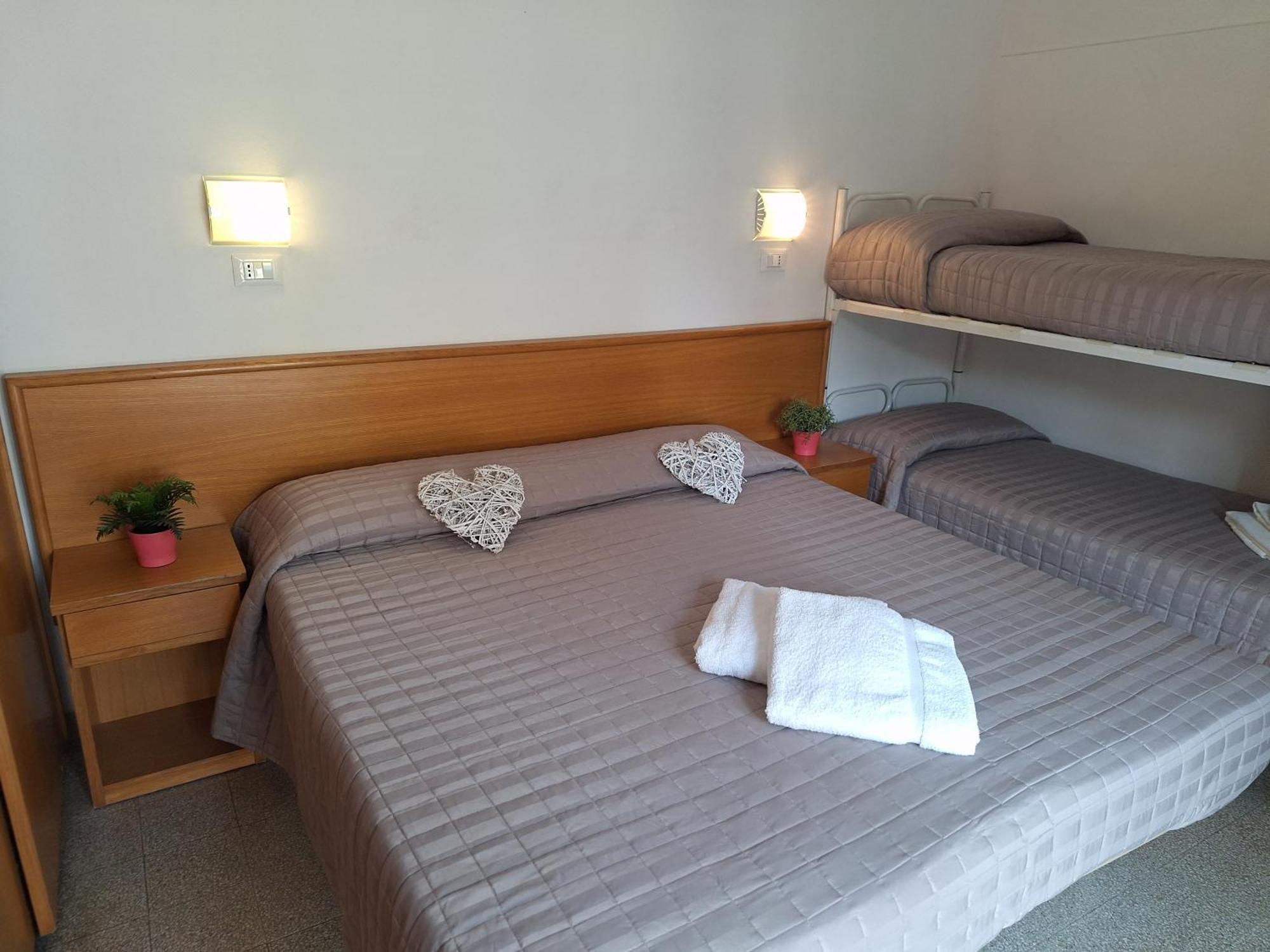Hotel Alessi** ريميني المظهر الخارجي الصورة