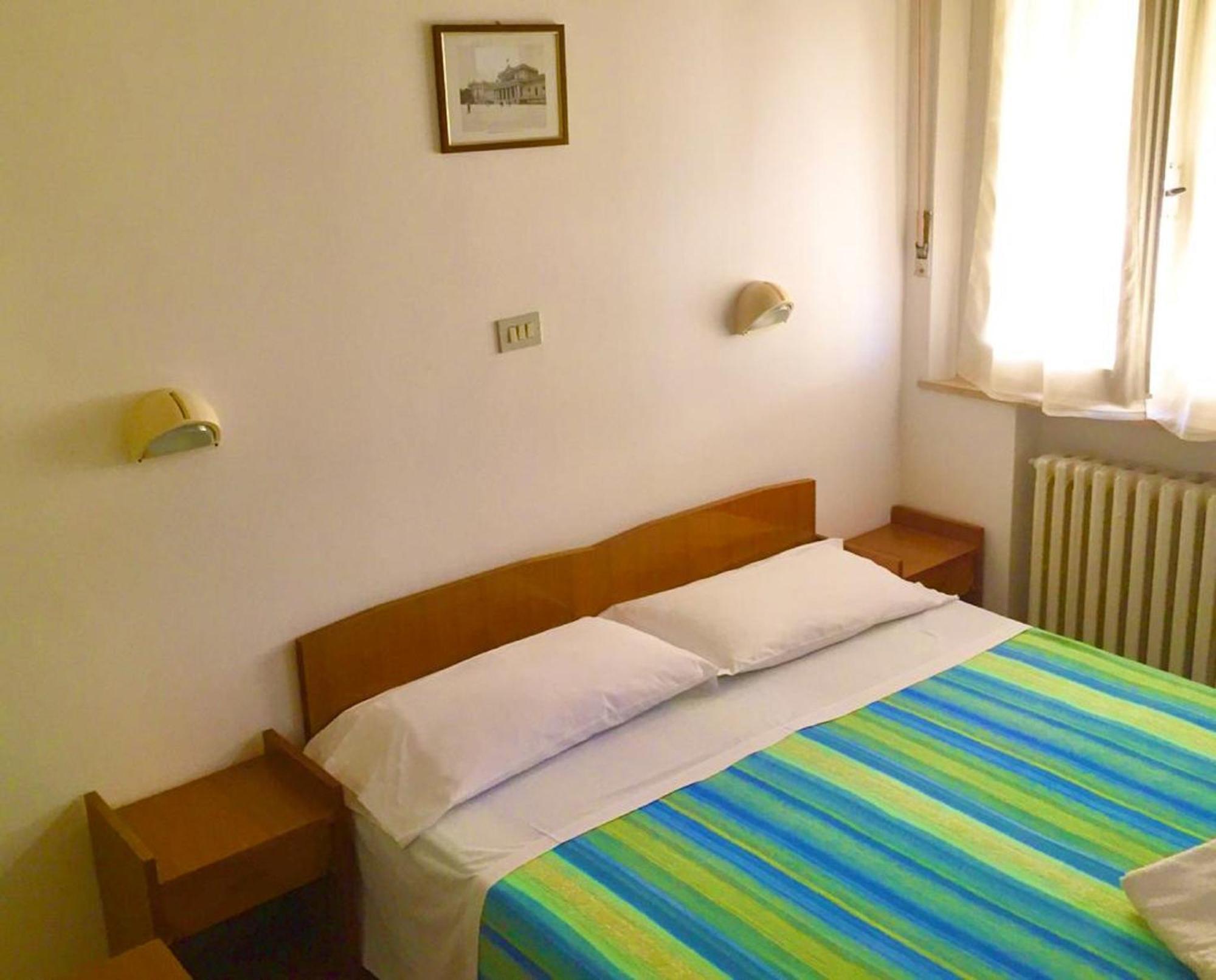 Hotel Alessi** ريميني المظهر الخارجي الصورة