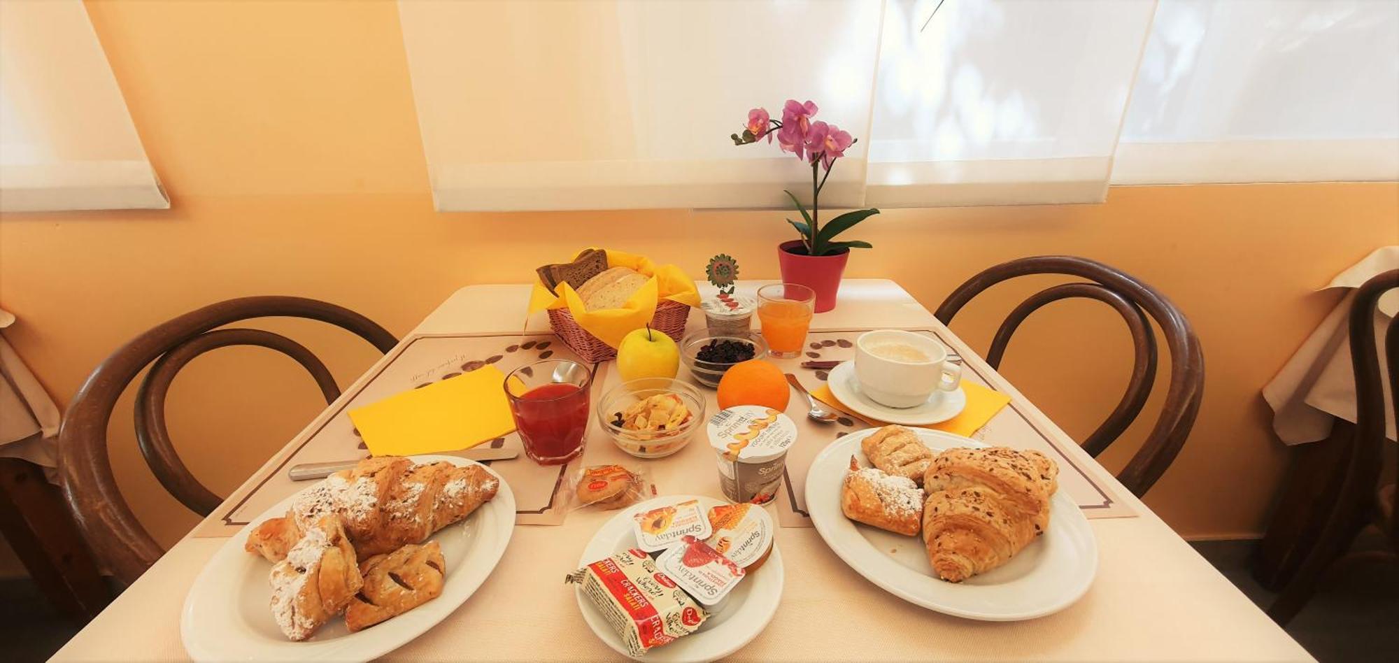 Hotel Alessi** ريميني المظهر الخارجي الصورة