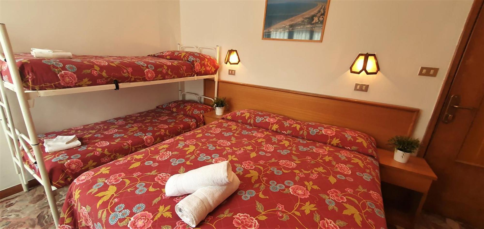 Hotel Alessi** ريميني المظهر الخارجي الصورة