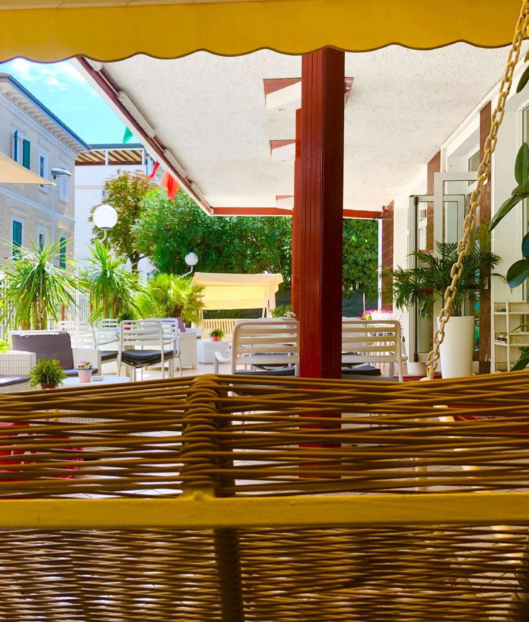 Hotel Alessi** ريميني المظهر الخارجي الصورة